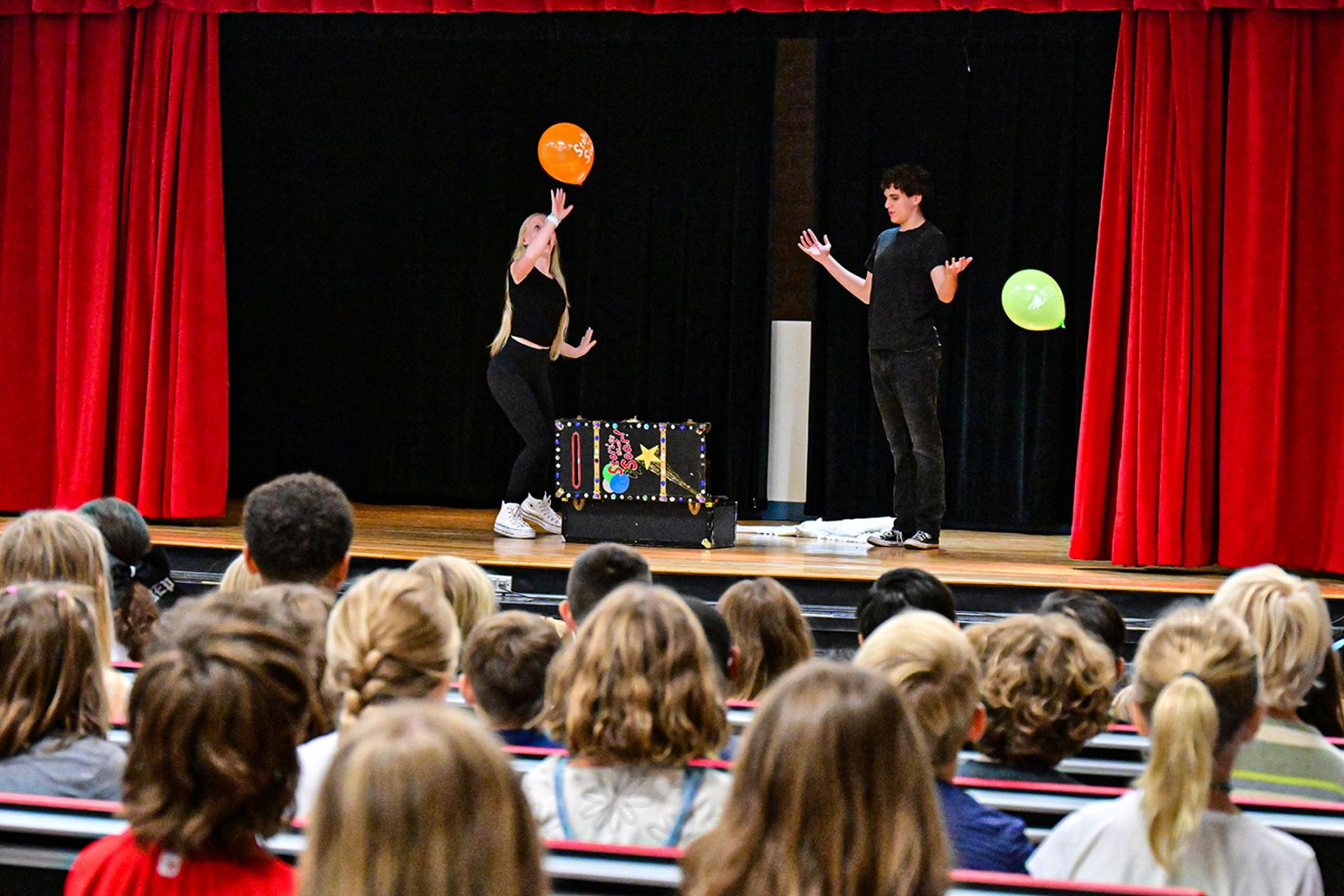 The Sabino High School drama team introduces Fruchthendler Elementary School students to 