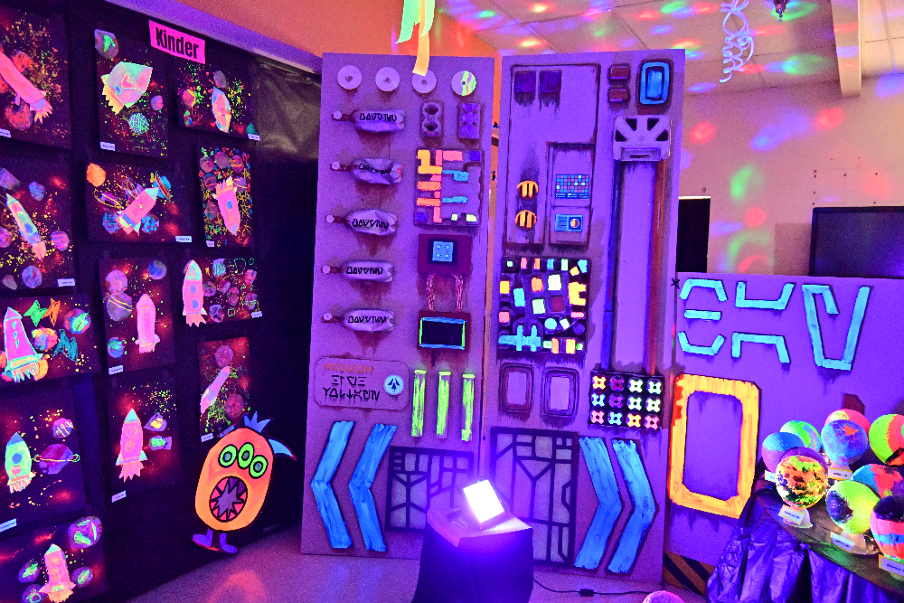 Glow art of a spaceship
